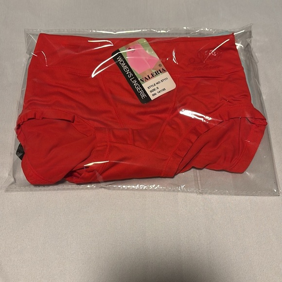 Set of 3️⃣ Valeria Woman’s Brief. Red, Turquoise and Black - Picture 4 of 4